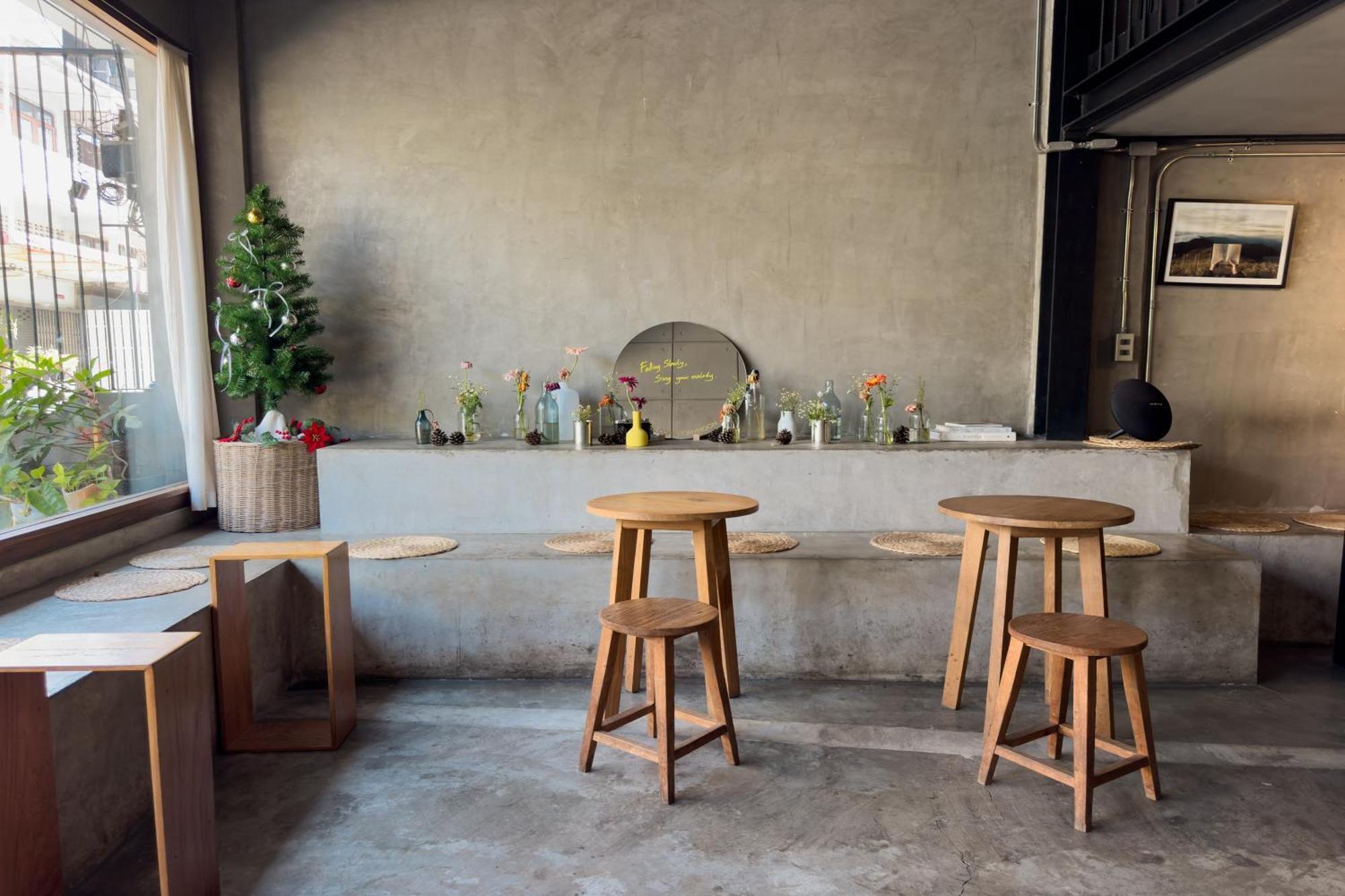 Once In A Blue Moon Cafe And Hostel Chiang Mai Buitenkant foto