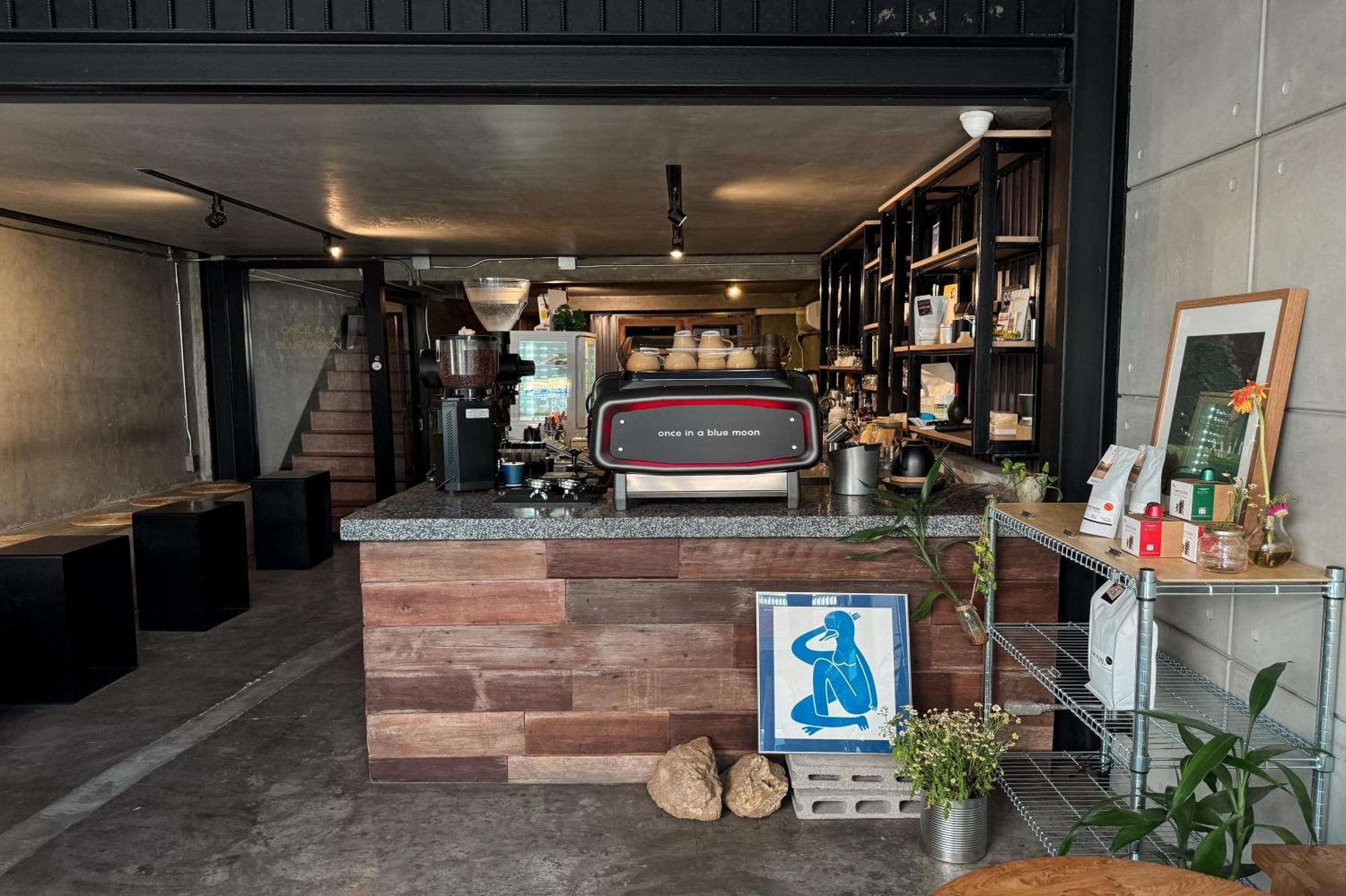 Once In A Blue Moon Cafe And Hostel Chiang Mai Buitenkant foto